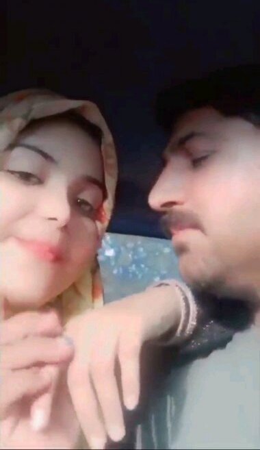 Extremely cute kashmiri girl indian porn xnxx enjoy with uncle mms