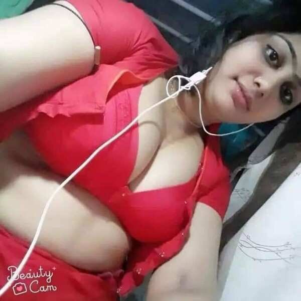 Super hot big boobs bhabi young nude pics all nude pics (1)