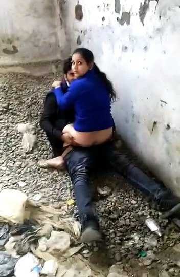 Horny lover indian pprn couple caught fucking outdoor