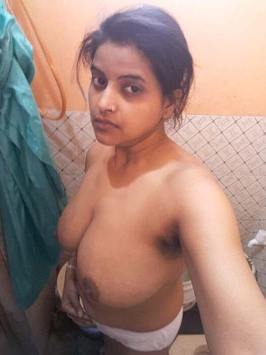 Very beautiful big boobs bhabi nude selfie all nude pics (2)
