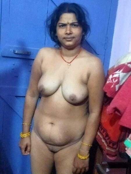 Very beautiful village bhabi pics of tits all nude pics album (3)