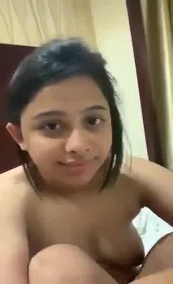 Extremely cute 18 babe desi gold xxx enjoy with bf in hotel mms