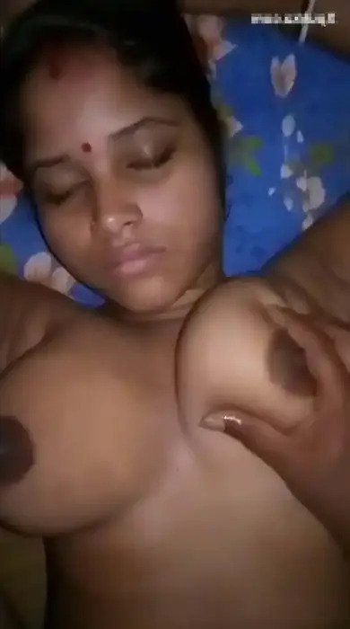 Sexy big boobs village desi xxx bhabi fucking bf in night mms HD