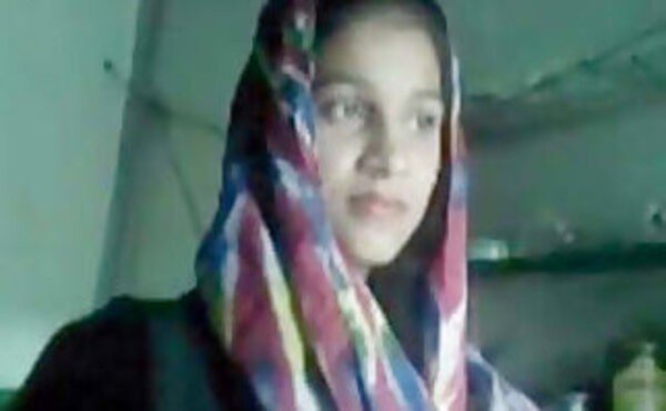 Very beautiful paki girl pakistani x video sucking fucking brother