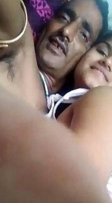 Young sexy girl chudai desi enjoy with uncle nude mms