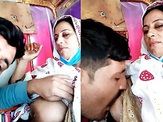 Sexy mature paki aunty pakistan xxx video boobs sucking mms pron