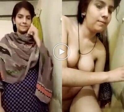 pakistani-skype-porn-super-cute-paki-18-babe-shows-viral-mms.jpg