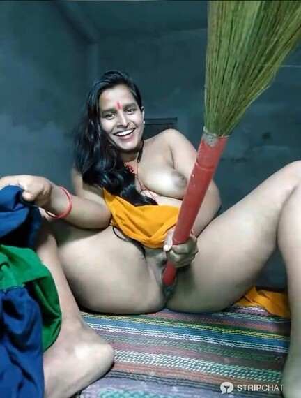 Beautiful-hot-horny-savita-bhabhi-hot-videos-fuck-with-broom-live.jpg