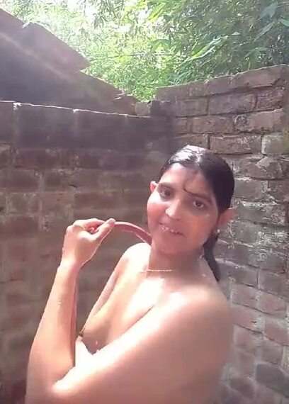 Bangladeshi-muslim-village-girl-bangla-desi-x-nude-bath.jpg