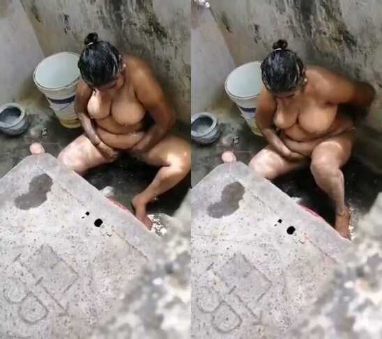 village-bbw-bhabhi-porn-Bathing-Secretly-Recorded-mms.jpg
